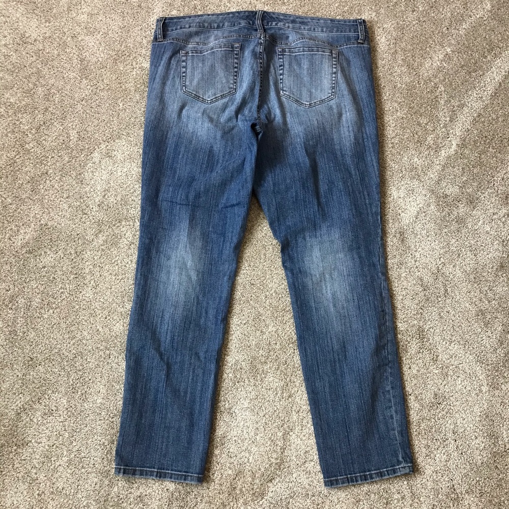 TORRID Premium DISTRESSED Boyfriend SKINNY JEANS - Picture 3 of 8